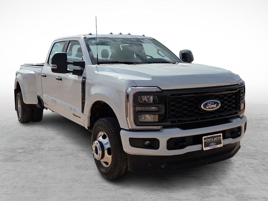 New 2026 Oxford White Ford F-350® XL image 1