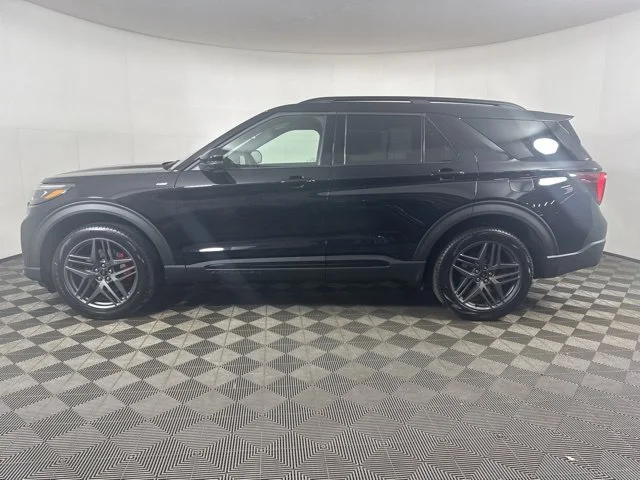 New 2026 Agate Black Metallic Ford ST-Line image 7