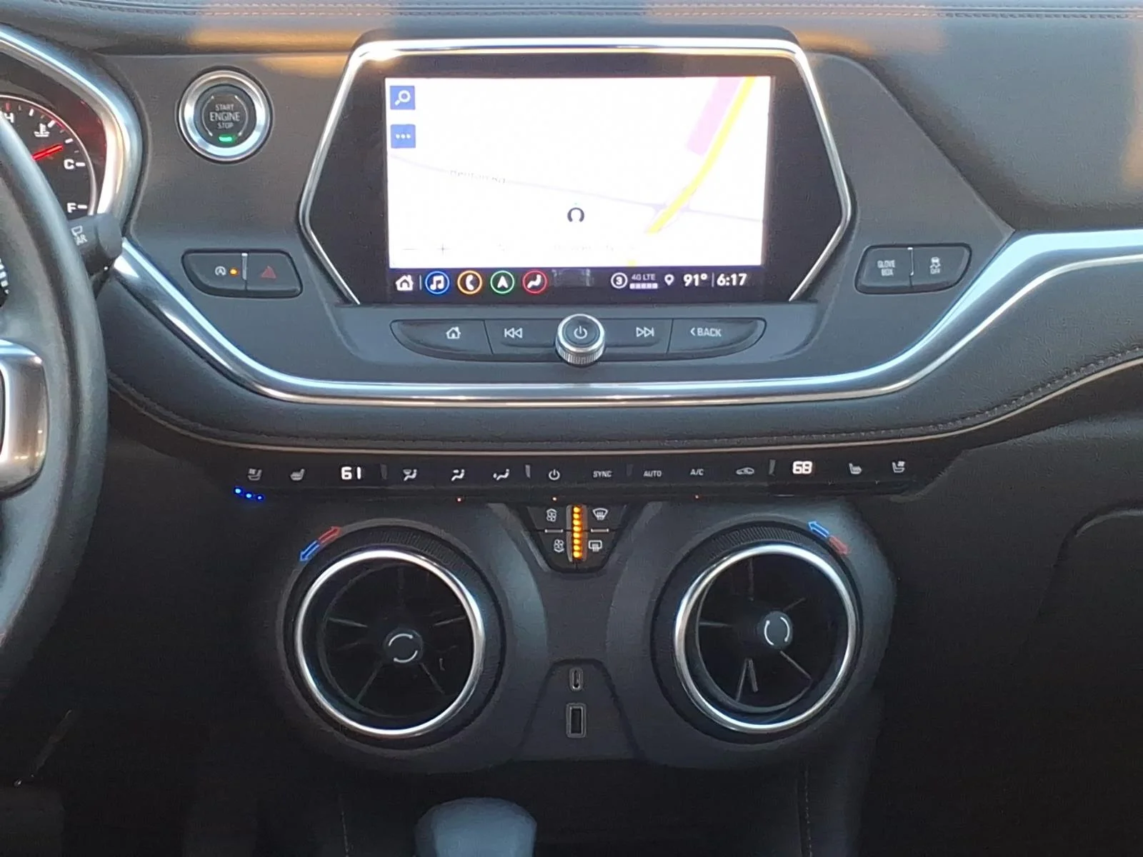 Used 2021 Iridescent Pearl Tricoat Chevrolet Premier image 13
