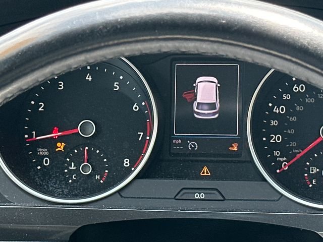 Used 2018 Gray Volkswagen 2.0T SE image 26