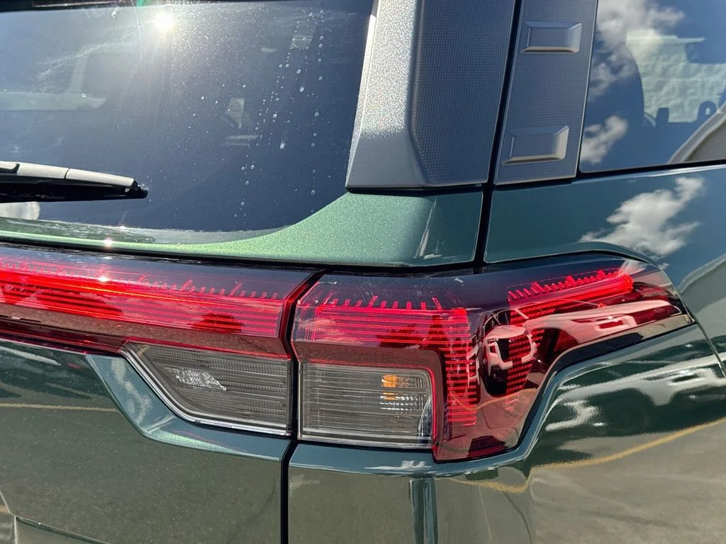 New 2026 DEEP EMERALD GREEN PEARL Subaru Premium image 34