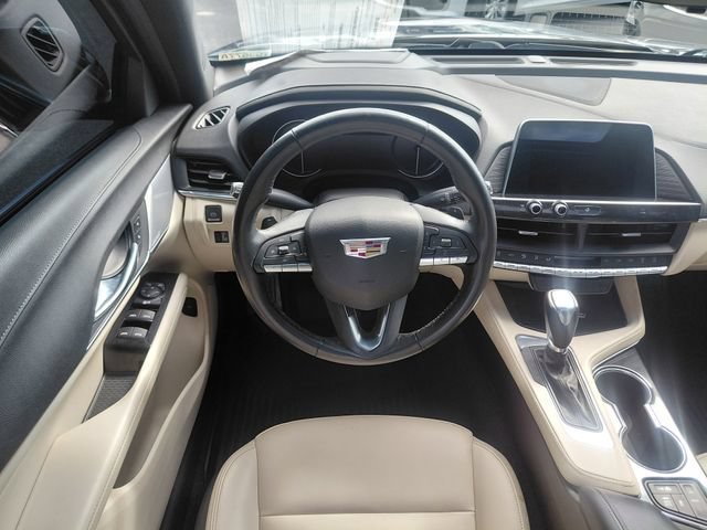 Used 2021 DARK MOON BLUE METALLIC Cadillac Luxury image 17