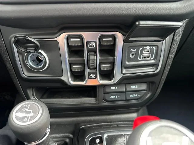 2026 Jeep Gladiator Sahara - Photo 25
