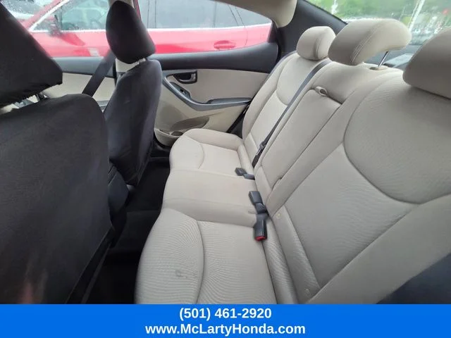 Used 2016 Red Hyundai SE image 9