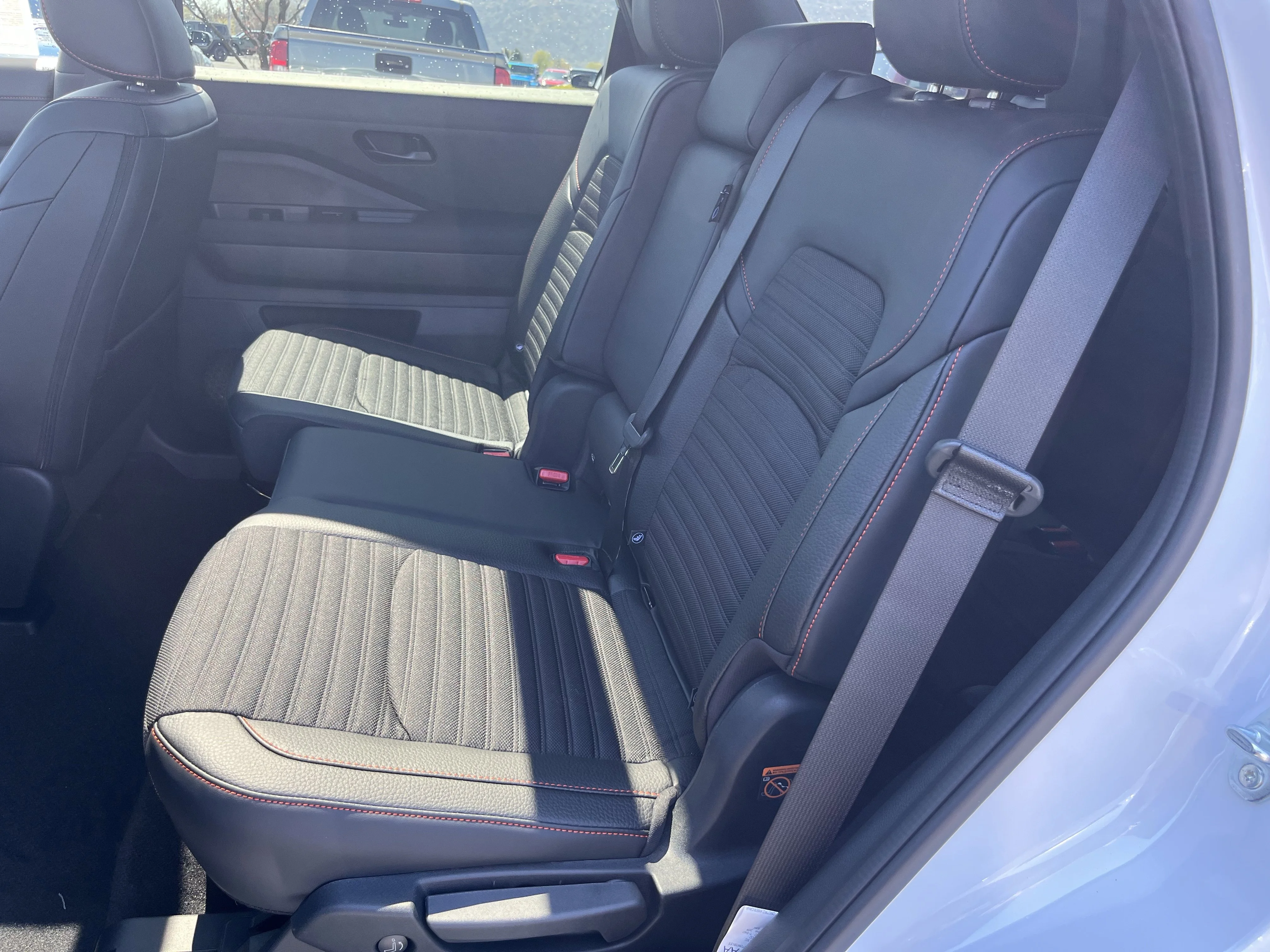 New 2026 Everest White Pearl TriCoat Nissan Rock Creek® image 14