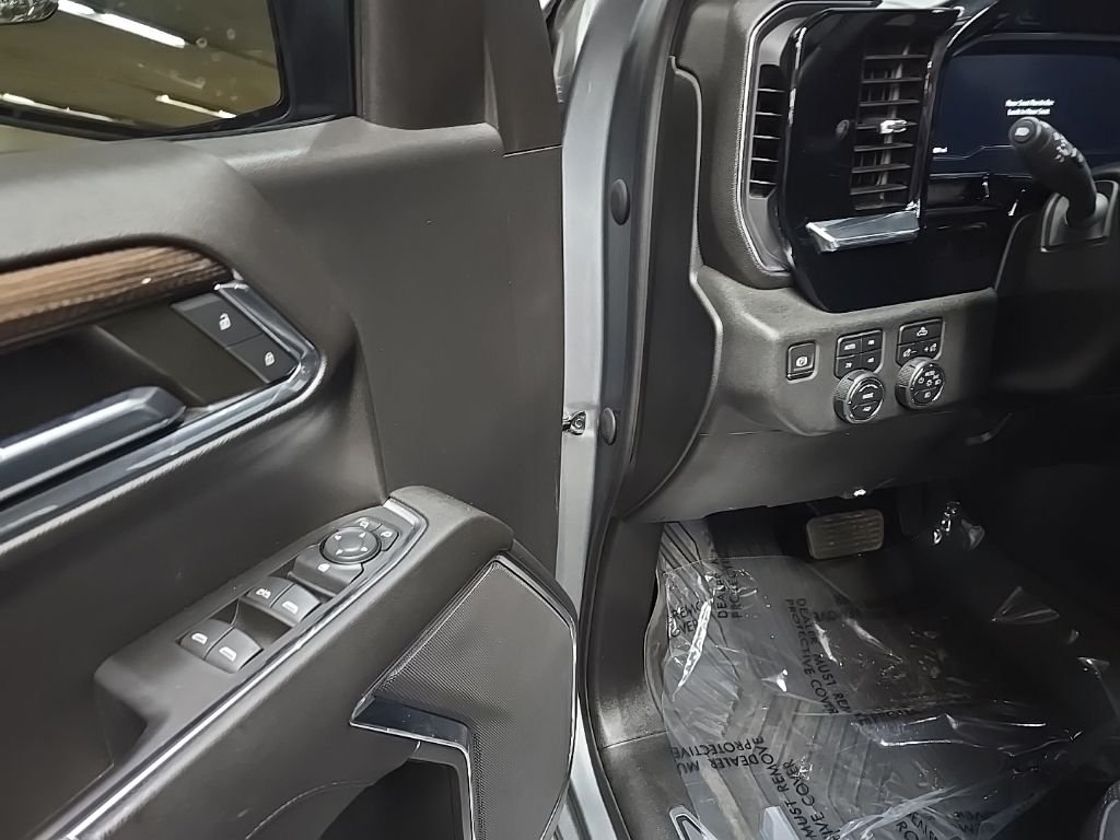 Used 2023 Gray Chevrolet RST image 27