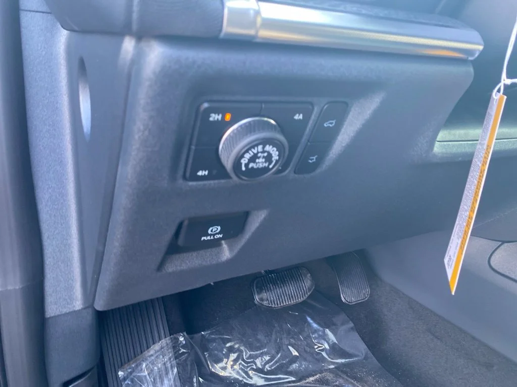 New 2027 Agate Black Metallic Ford Tremor® image 18