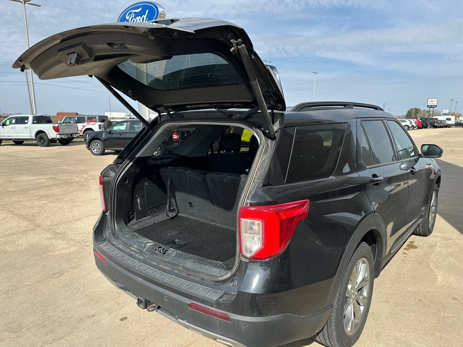 2021 Ford Explorer XLT - Photo 14