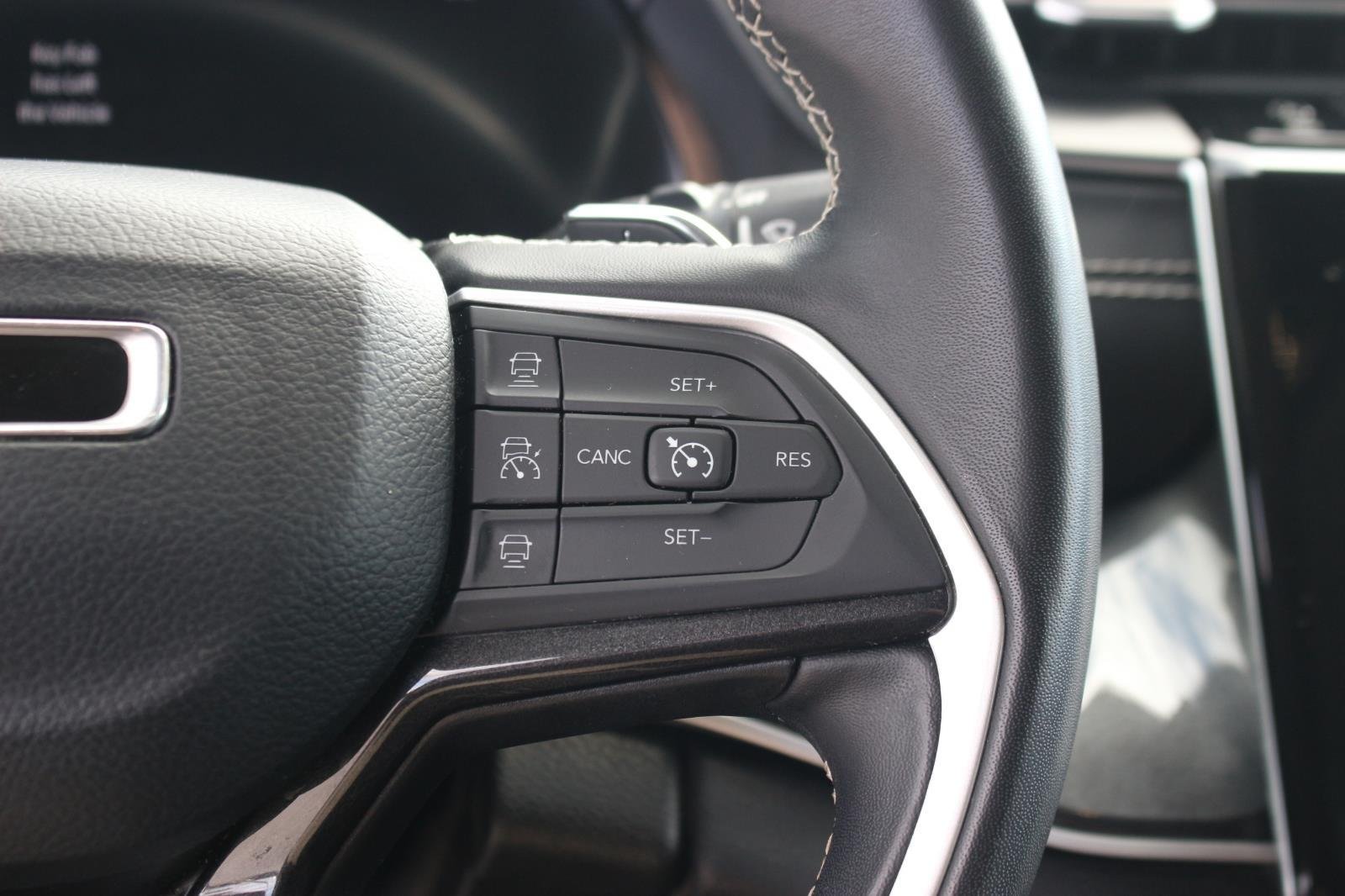 Used 2022 Gray Jeep Laredo image 19