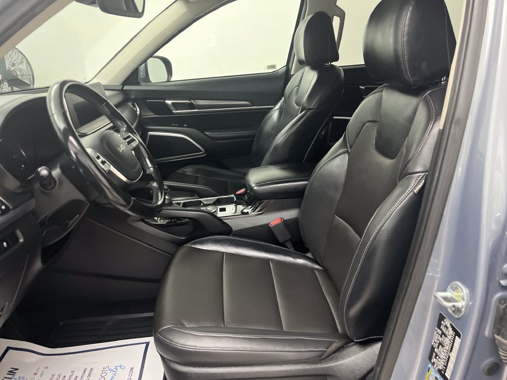 Used 2022 Silver Kia S image 12