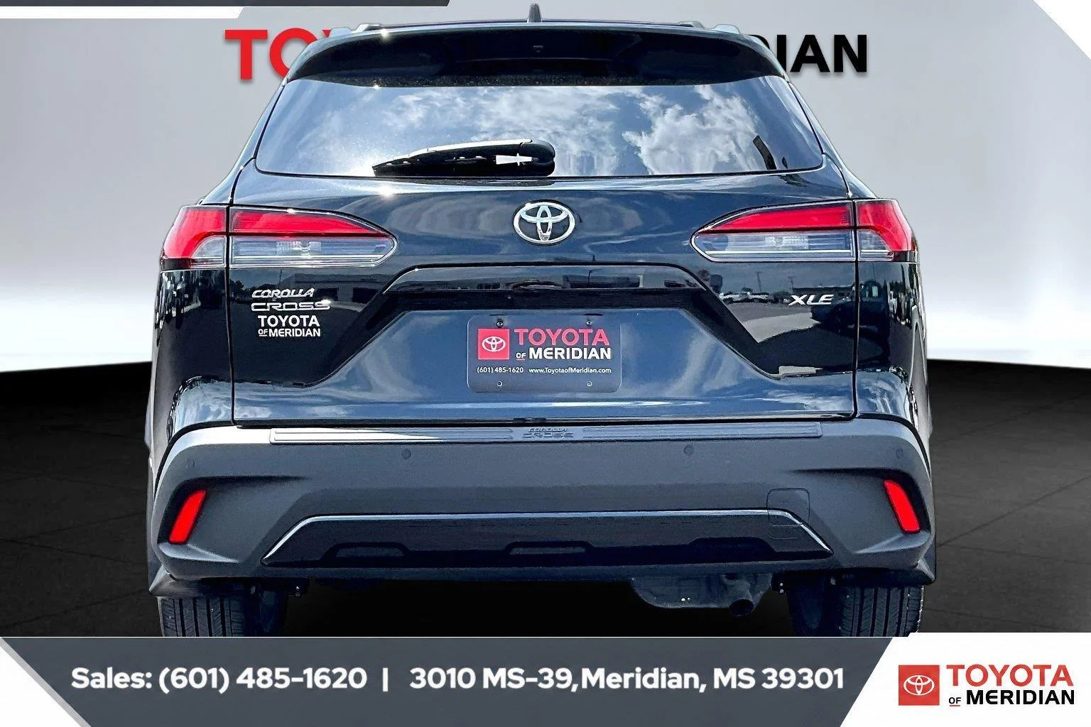Used 2025 Jet Black Toyota XLE image 4