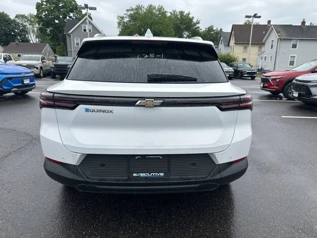 New 2026 White Chevrolet LT image 4