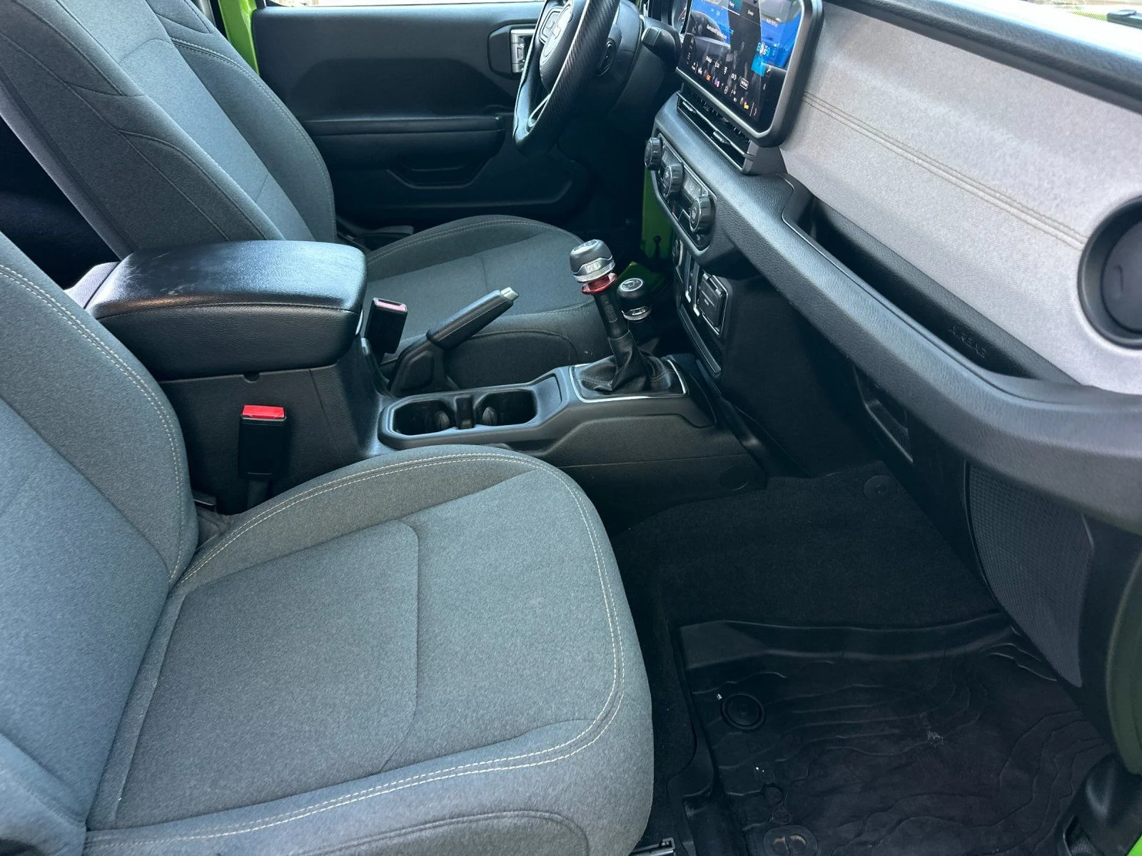 Used 2025 Mojito Clearcoat Jeep Sport image 12