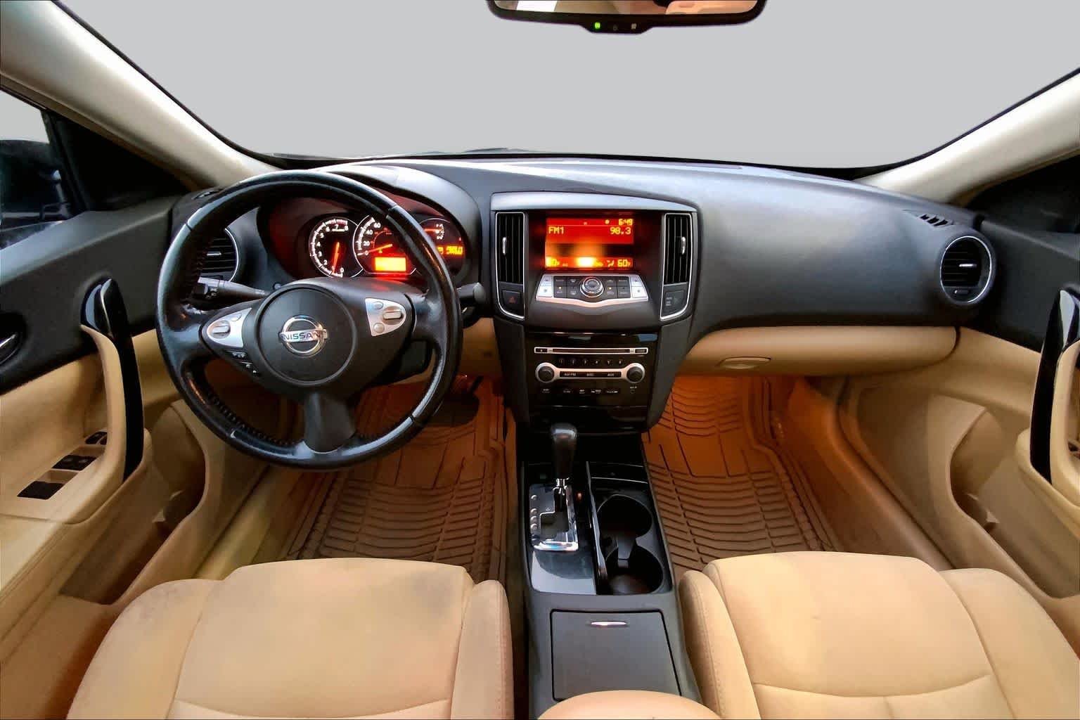 Used 2011 Tuscan Sun Metallic Nissan 3.5 S image 14