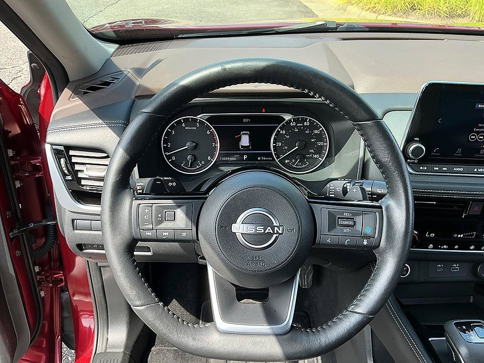Used 2023 Scarlet Ember Tintcoat Nissan SL image 14