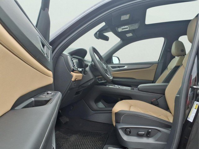 New 2026 Deep Black Pearl Volkswagen SE w/Technology 4M image 15