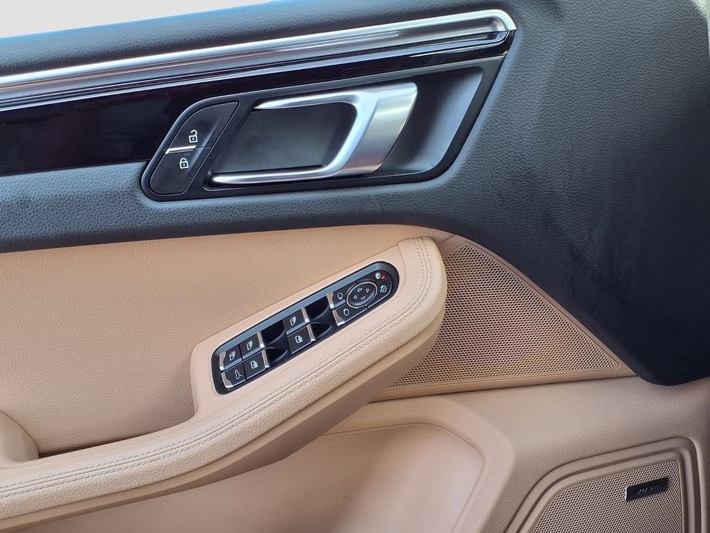 Used 2020 White Porsche Base image 19