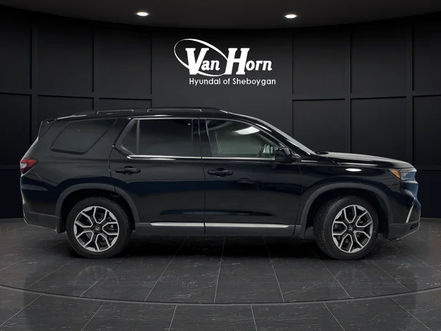 Used 2023 Crystal Black Pearl Honda Touring image 2