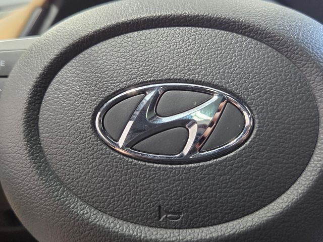 Used 2020 Black Hyundai Limited image 25