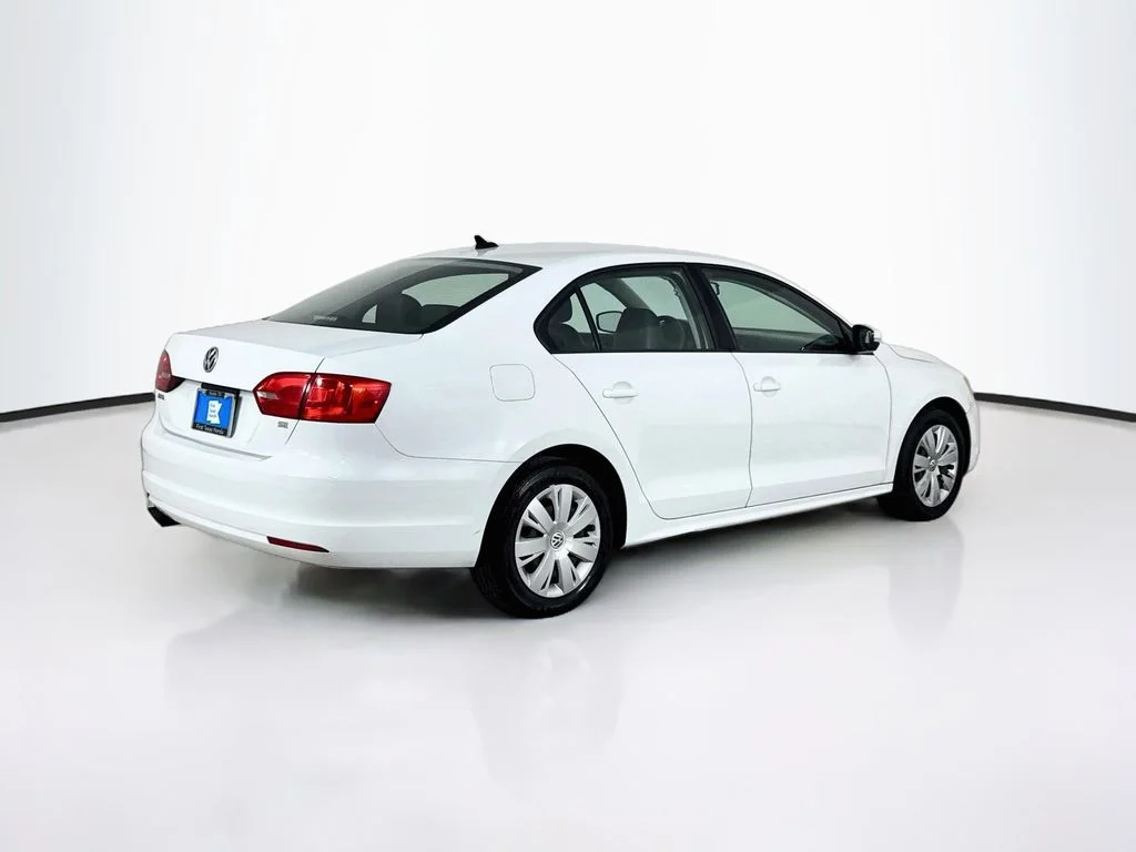 Used 2014 Pure White Volkswagen 1.8T SE image 7