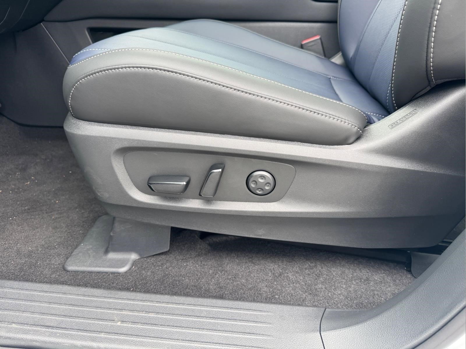 New 2027 RADIANT WHITE INFINITI Sport AWD image 20