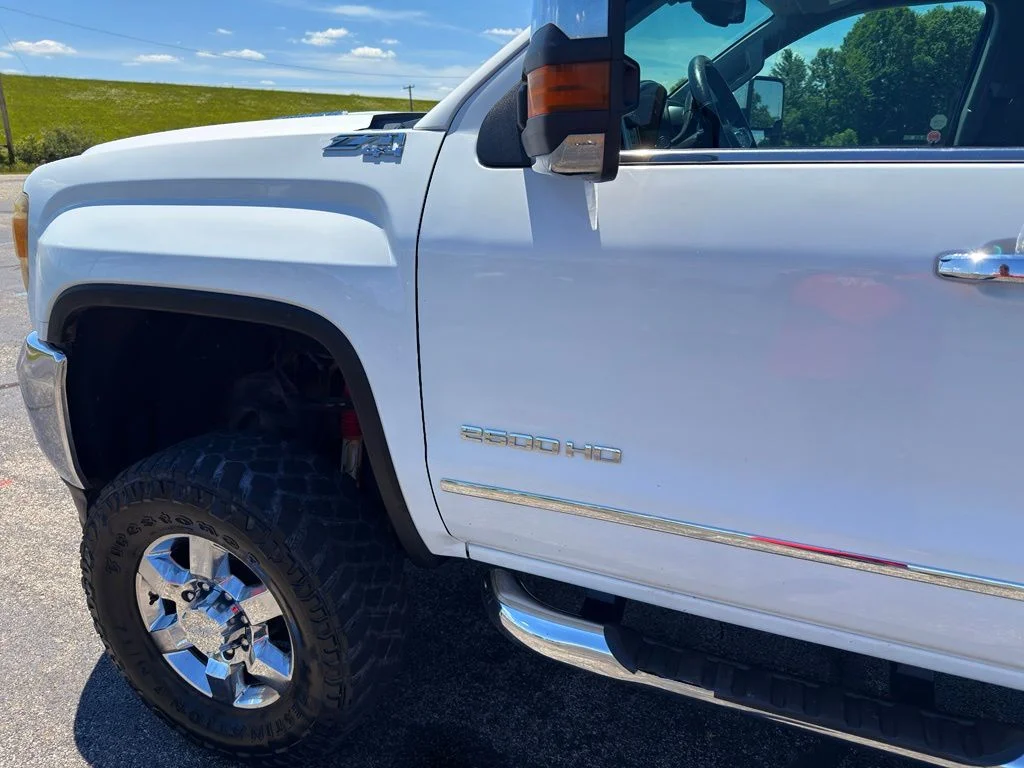 Used 2016 White GMC SLT image 10