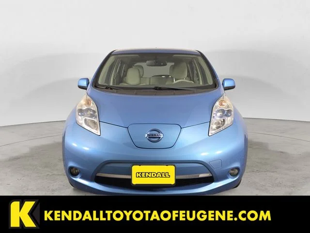 Used 2011 Blue Nissan SL image 8