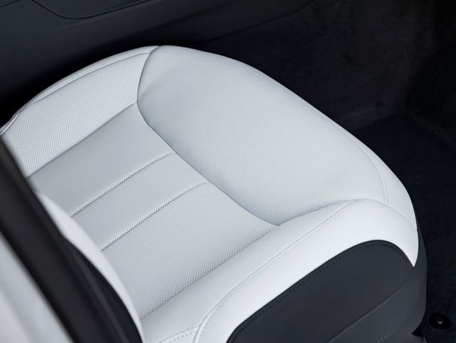 New 2026 Borasco Grey LAND ROVER Dynamic SE image 31