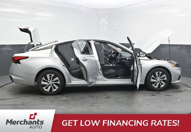 Used 2022 Silver Nissan 2.5 S image 54