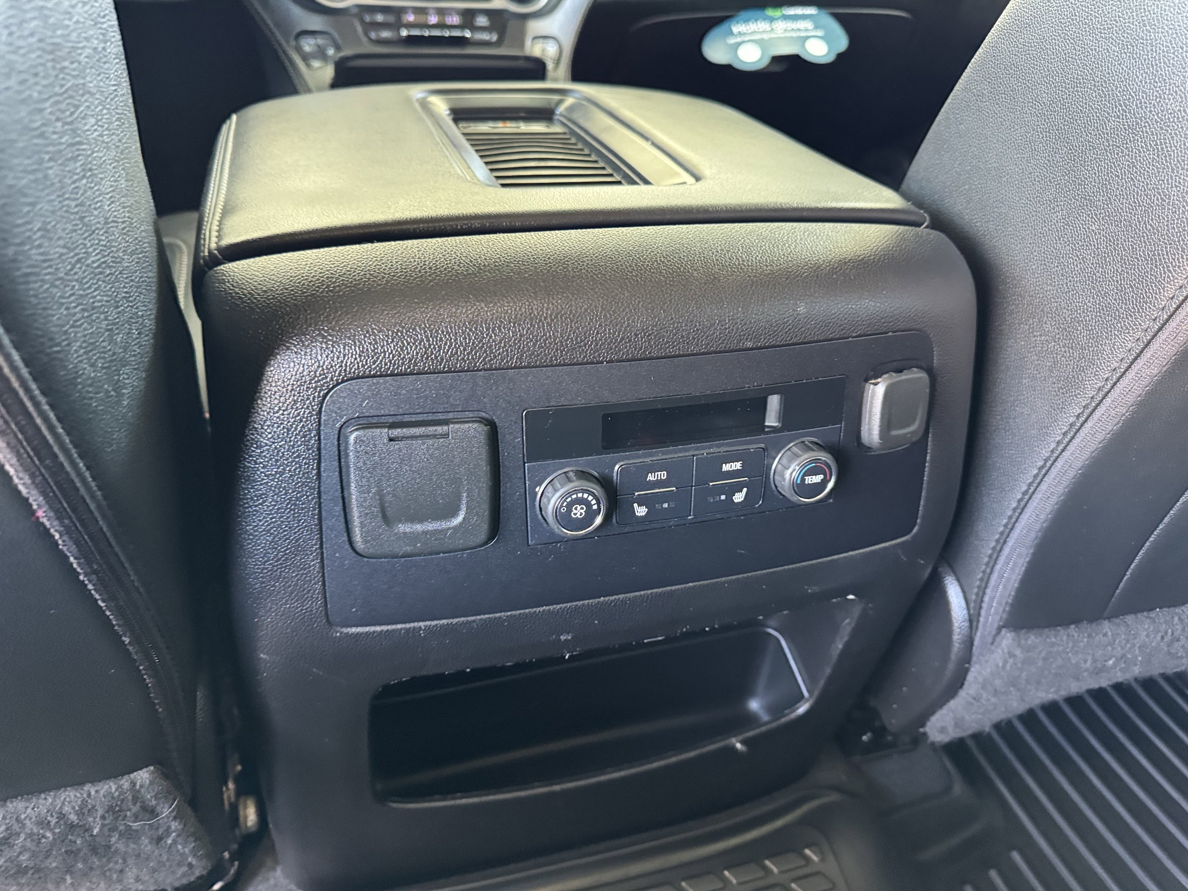 Certified Used 2019 SUMMIT WHITE Chevrolet Premier image 18