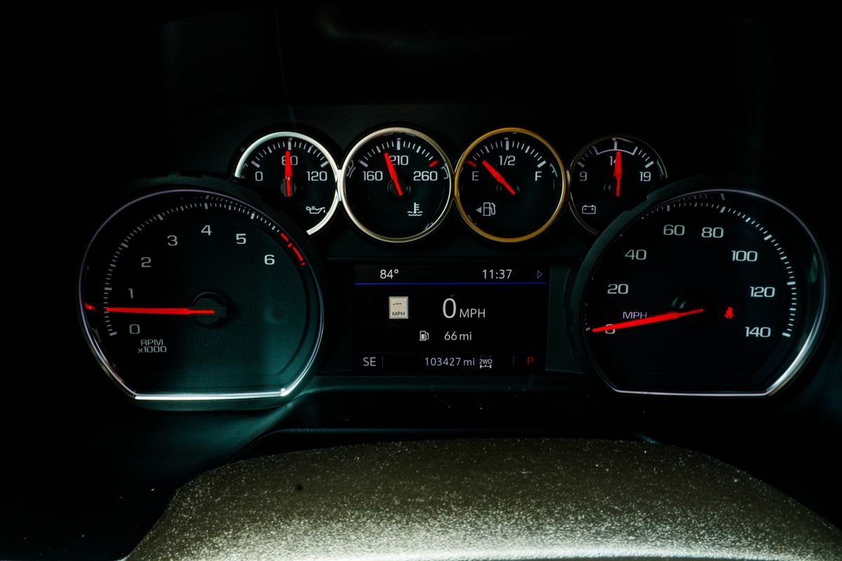 Used 2021 Black Chevrolet Z71 image 29