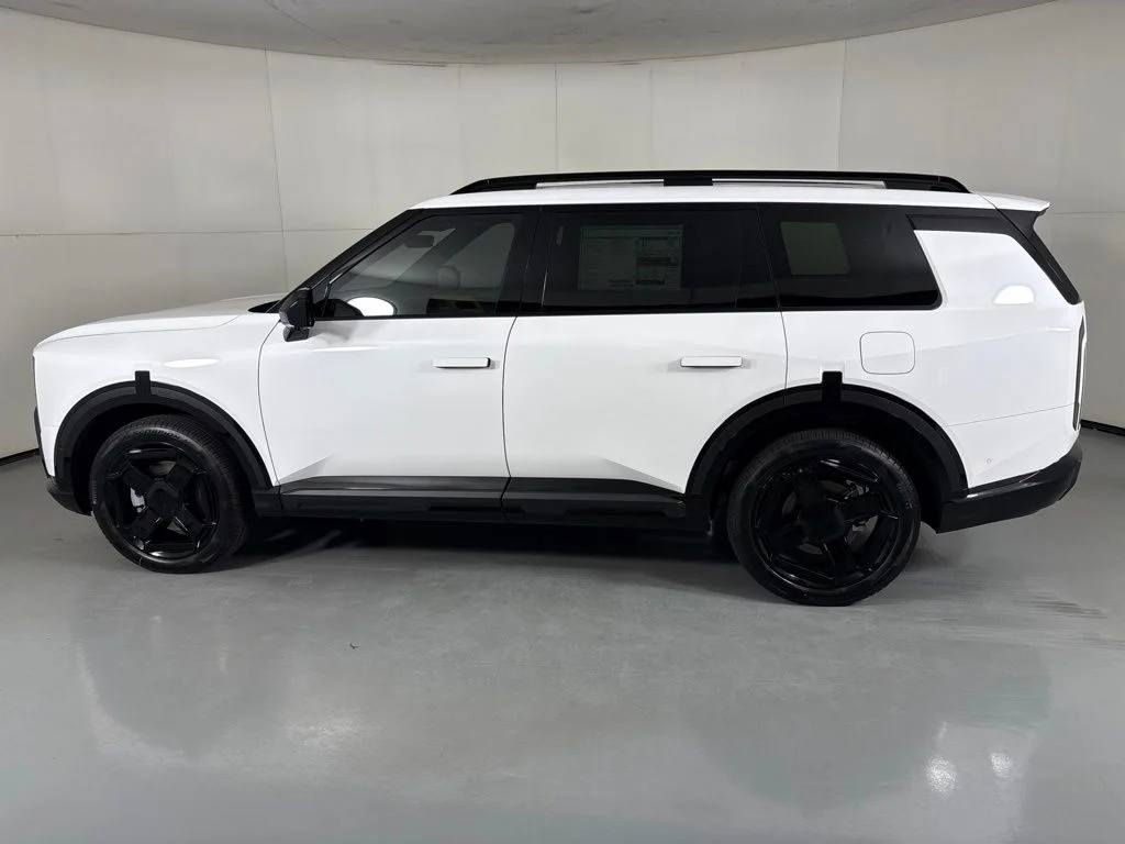 New 2027 Glacial White Pearl Kia X-Line SX image 5