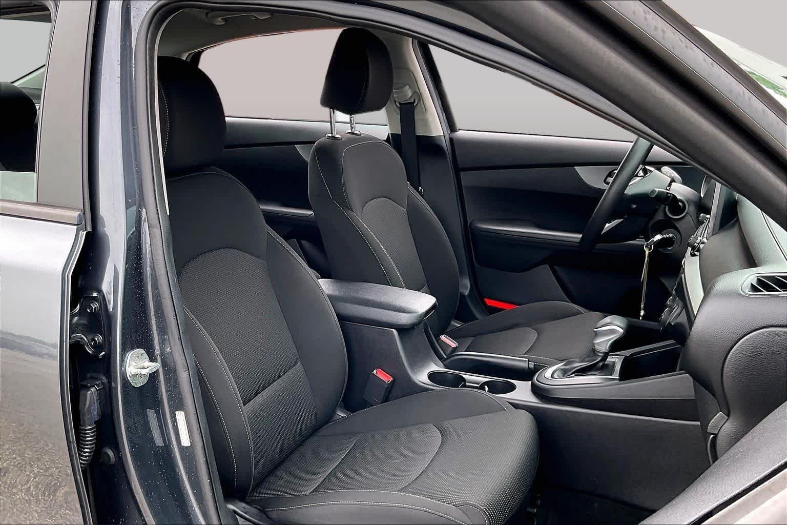 Used 2021 Gray Kia LXS image 17