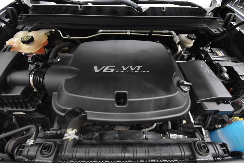 Used 2018 Gray GMC SLT image 21