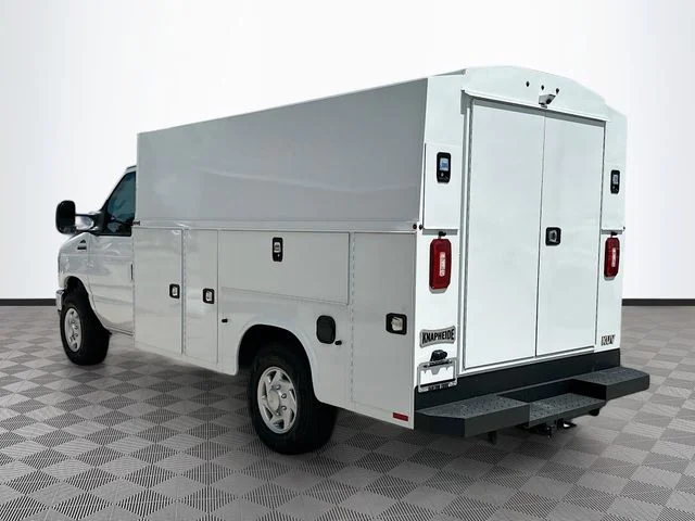 New 2026 Oxford White Ford Base image 4