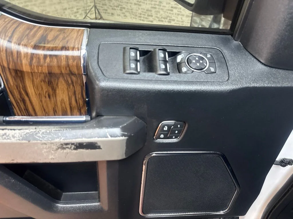 Used 2020 Oxford White Ford Lariat image 20