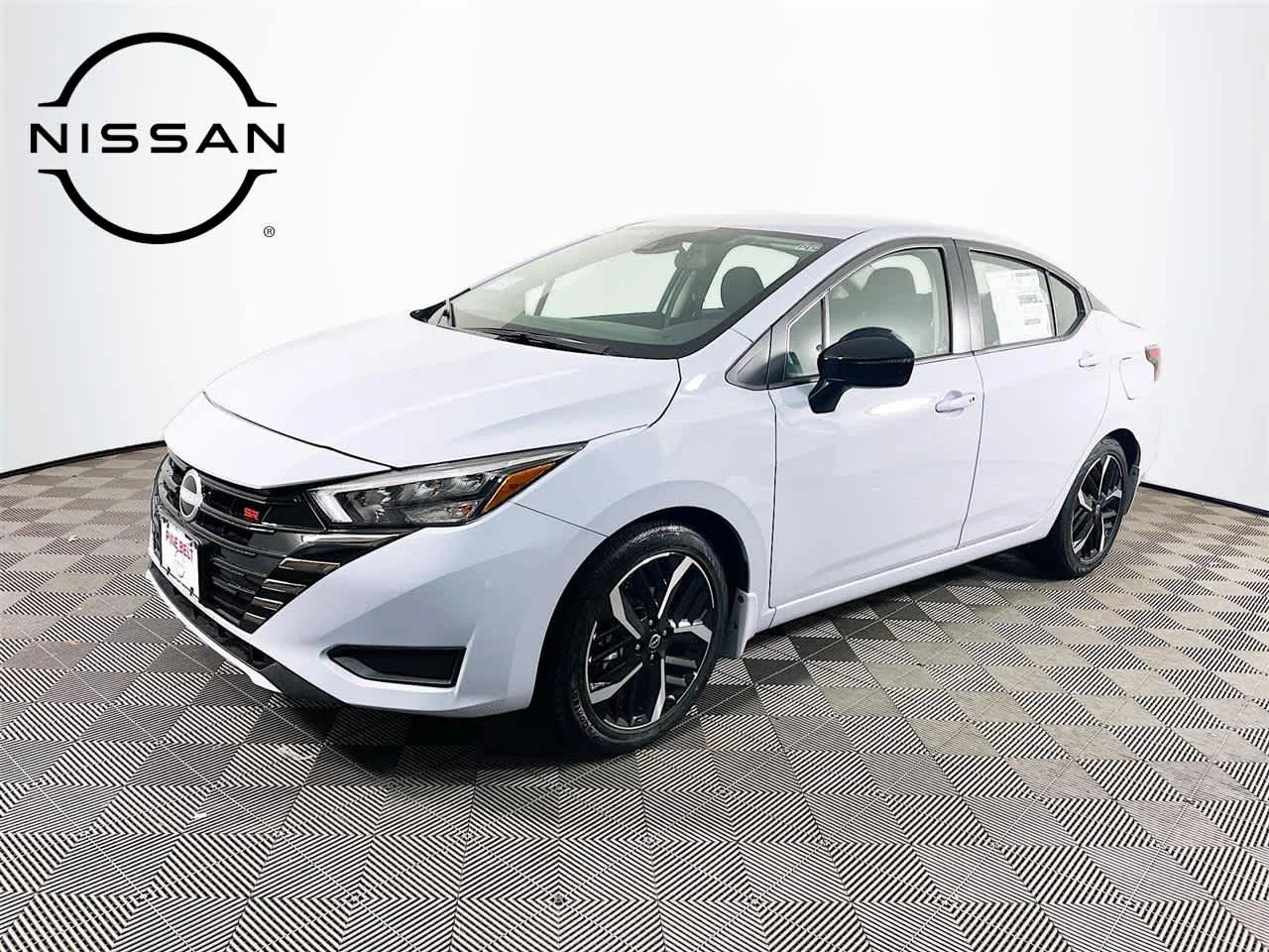 2025 Nissan Versa 1.6 SR CVT's photo