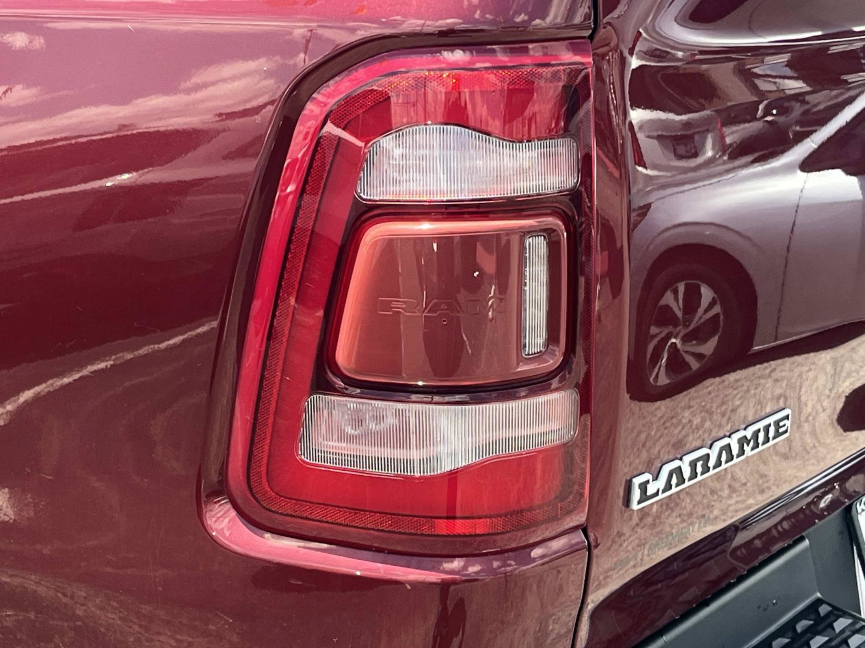 Used 2019 Delmonico Red Pearlcoat Ram Laramie image 11