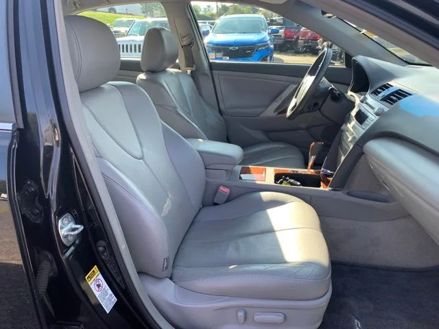 Used 2010 Black Toyota XLE image 16