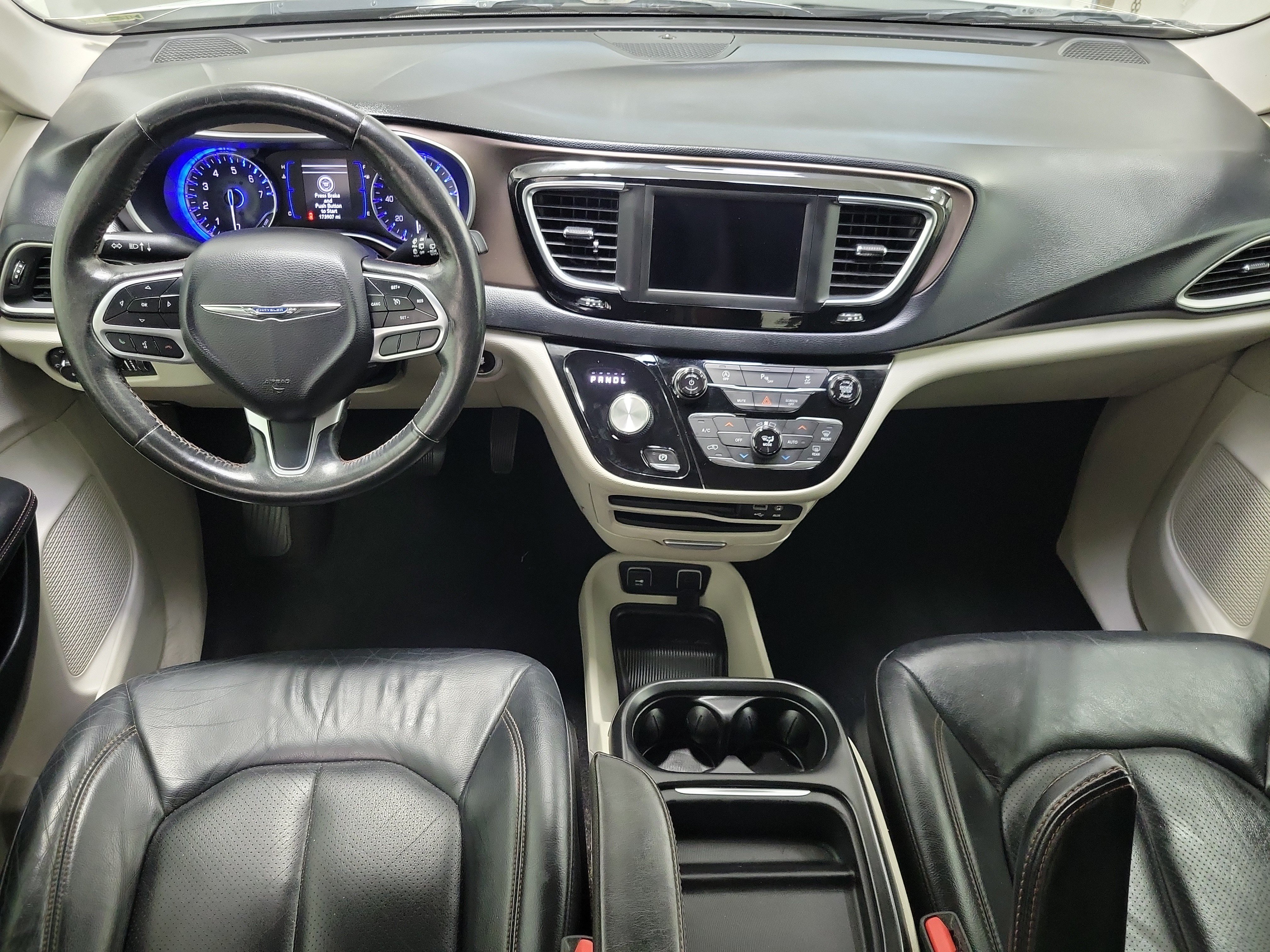 Used 2019 Bright White Clearcoat Chrysler Touring L image 13
