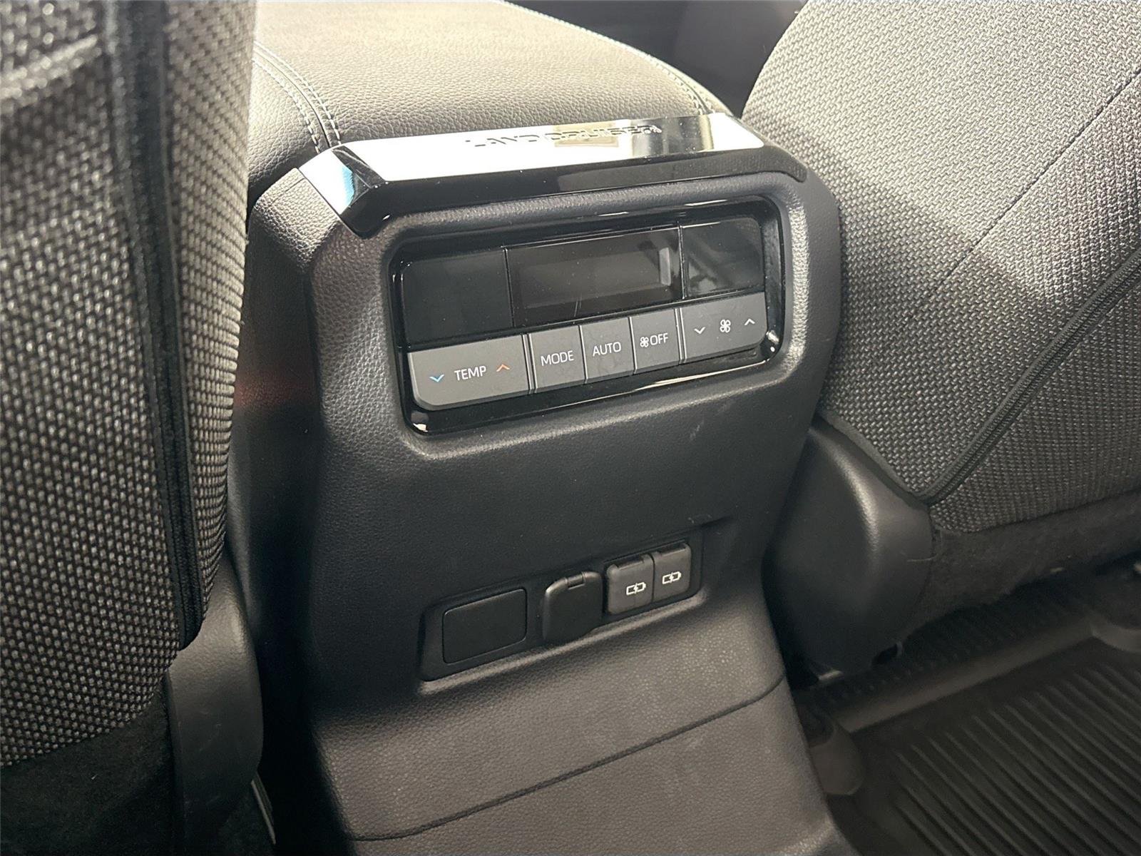 Used 2025 Ice Cap Toyota 1958 image 32