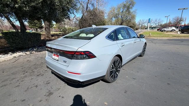New 2026 Urban Gray Pearl Honda Touring Hybrid image 4