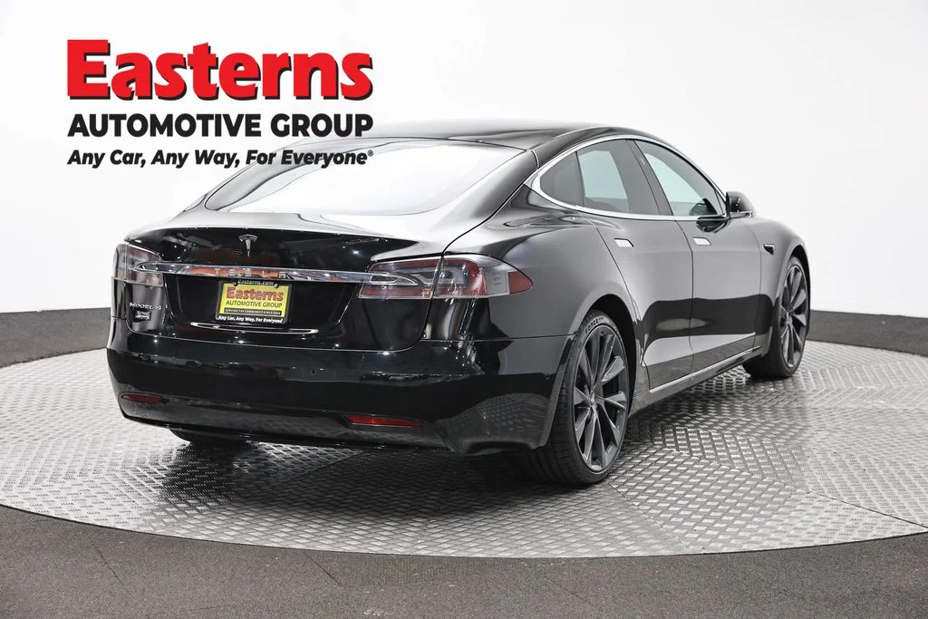 Used 2018 Black Tesla 75D image 5
