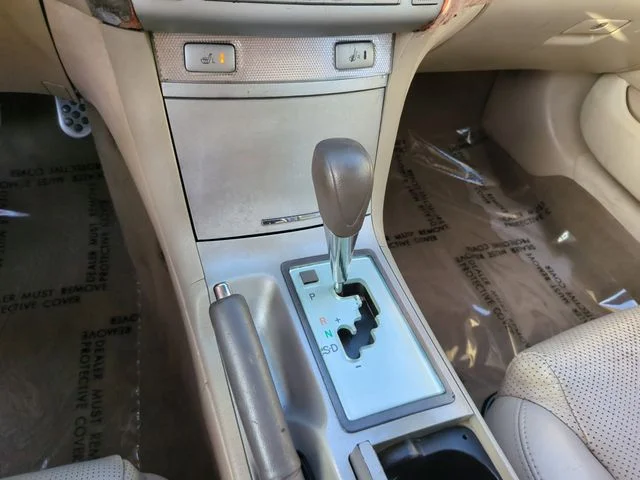 Used 2006  Toyota SLE image 24