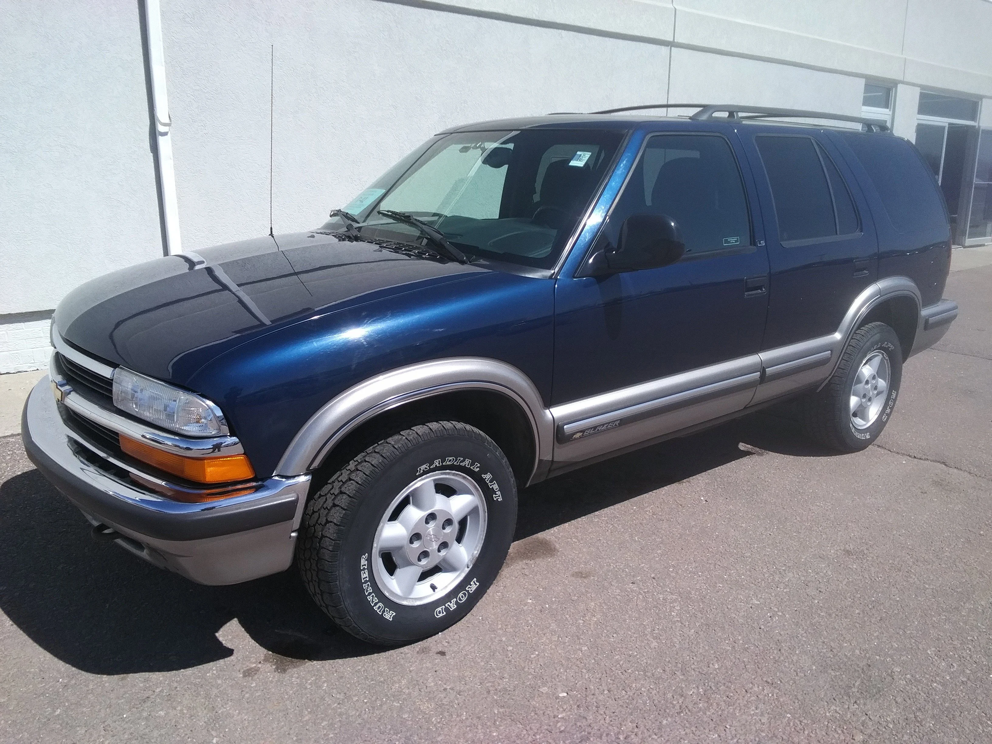 Used 1998 Chevrolet Blazer Base with VIN 1GNDT13W0W2292929 for sale in Aberdeen, SD