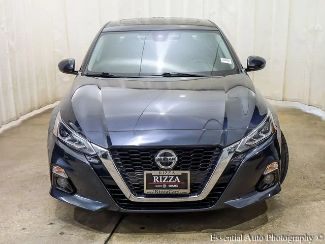 Used 2019 Blue Nissan 2.5 SV image 7