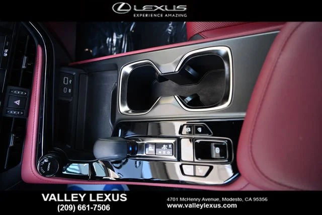 2025 Lexus NX 350 - Photo 16