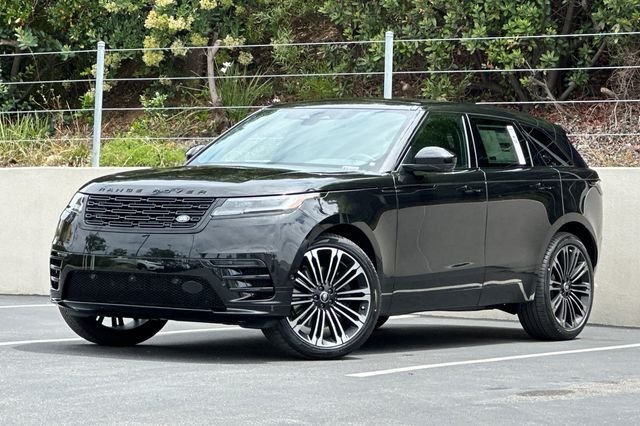 New 2026 Santorini Black Land Rover Dynamic SE image 1