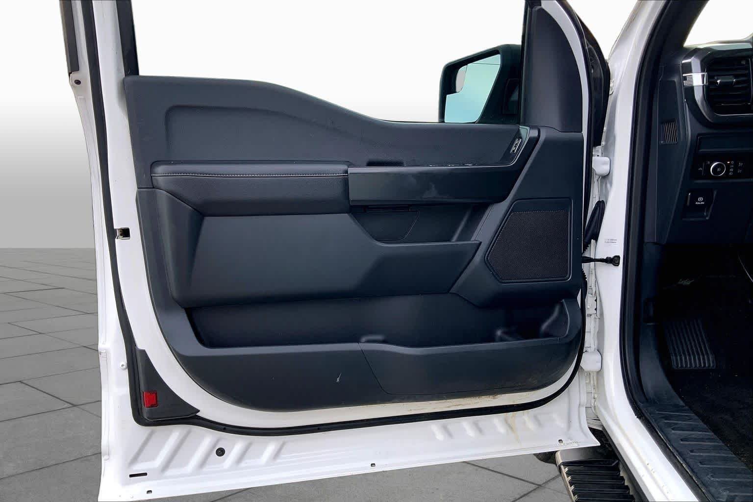 Used 2023 Oxford White Ford XL image 16