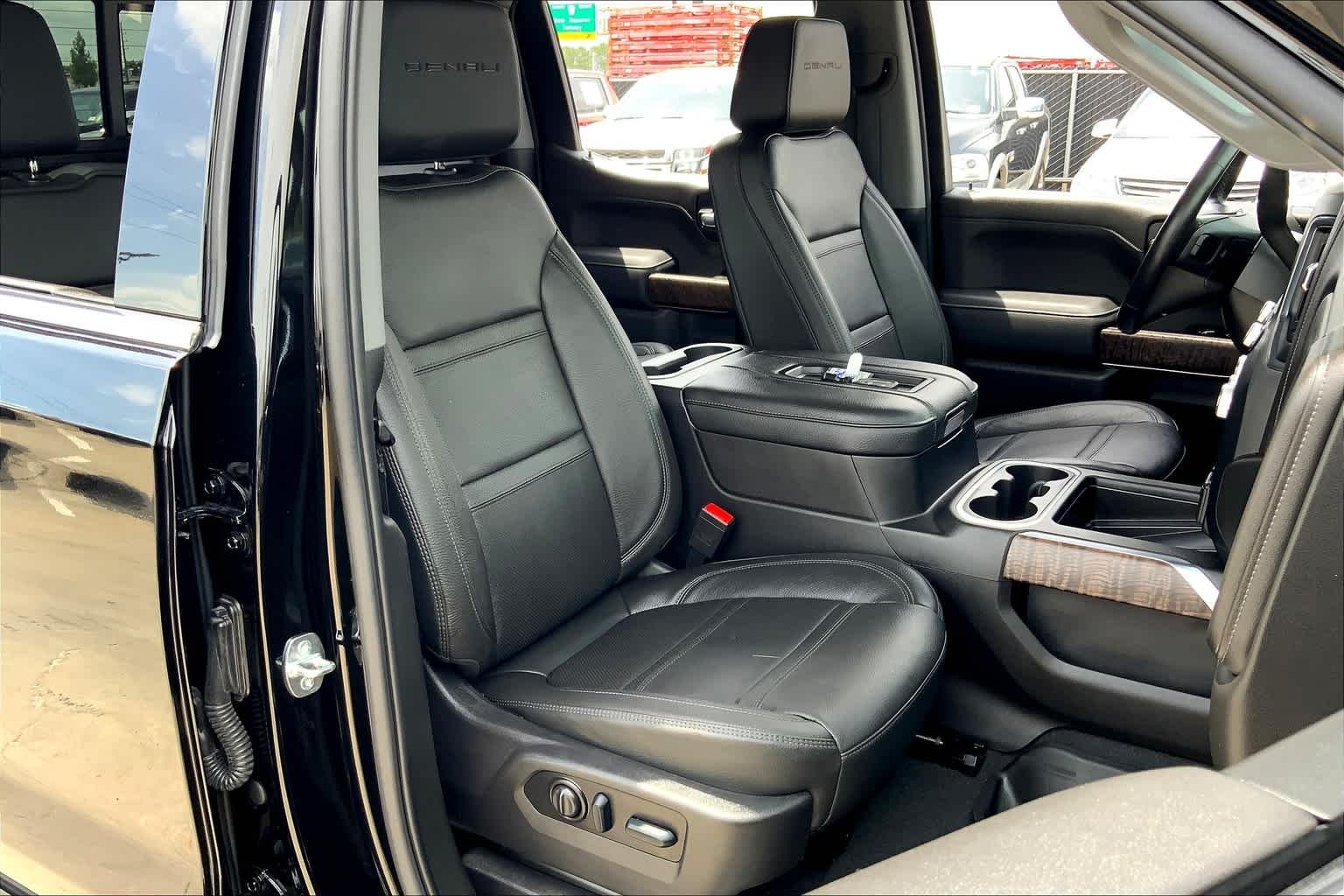 Used 2022 Onyx Black GMC Denali image 9
